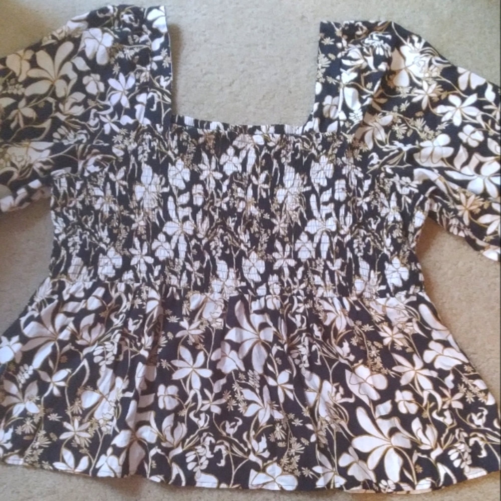 Ava and Viv Smocked Floral Print Top Cropped Brown Black White‎ Vacation 3X